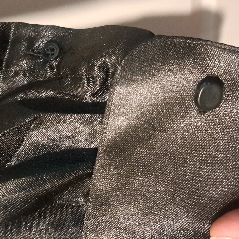🩶Mens Shiny Black Satin Button-Up Dress Shirt Possibly unisex Sleek Shimmer - Picture 5 of 6